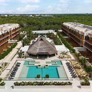 https://wyndham.quintano-roohotels.com